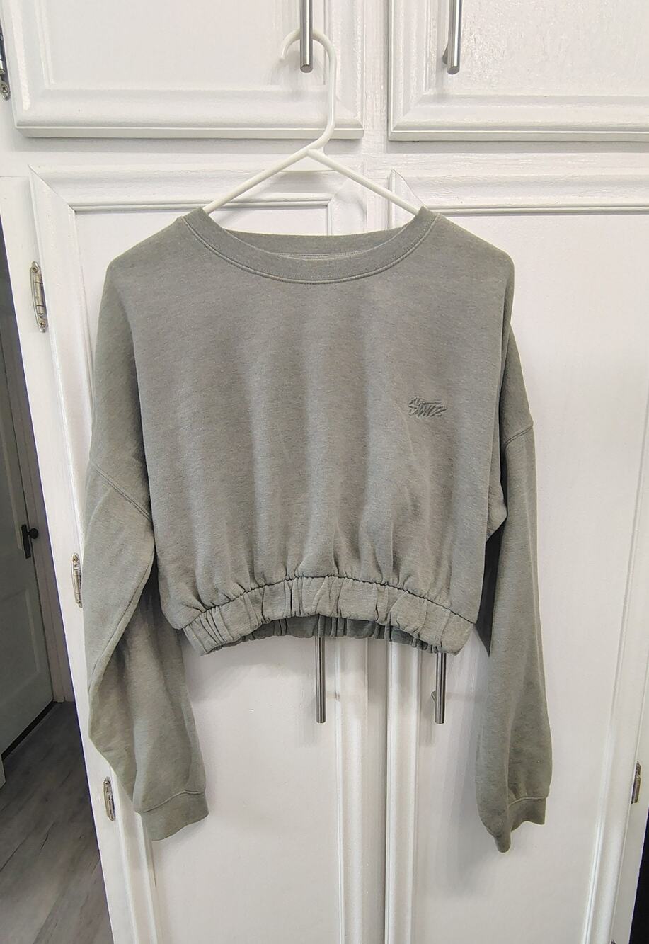 Pull&Bear Cropped Sweatshirt Size M